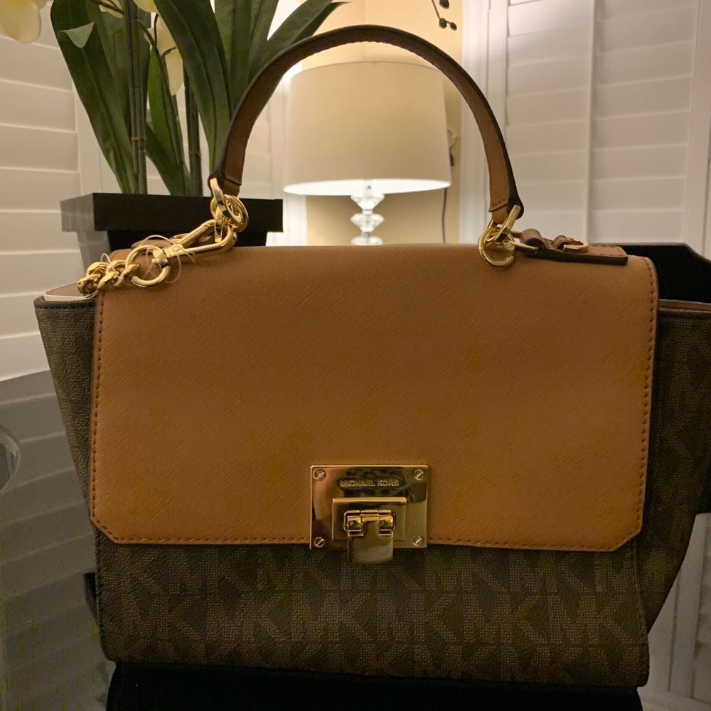 Michael Kors TINA Medium TH Satchel Crossbody Bag in Classic Monogram Signature